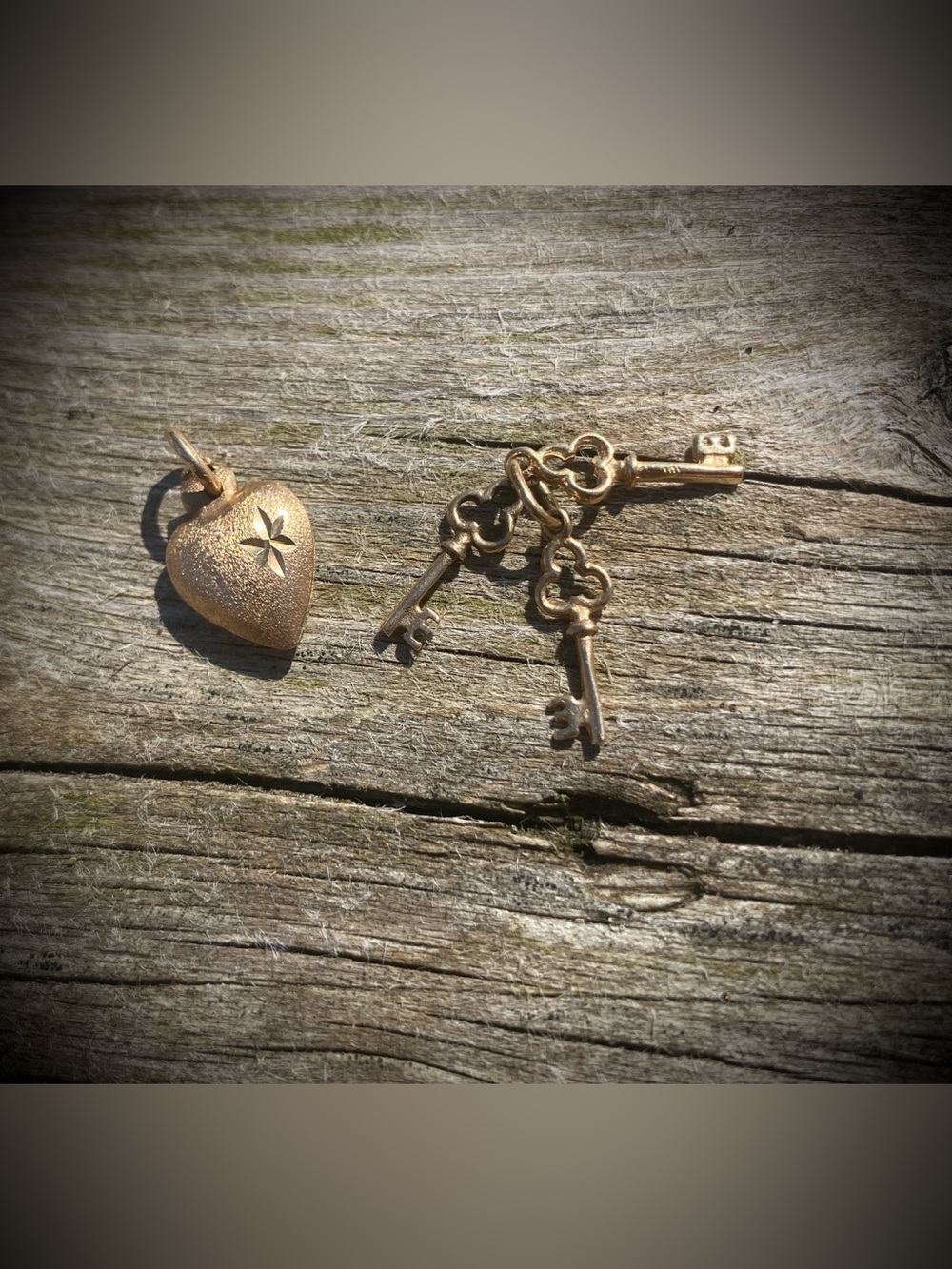Vintage 70s 10k Gold Heart and Keys